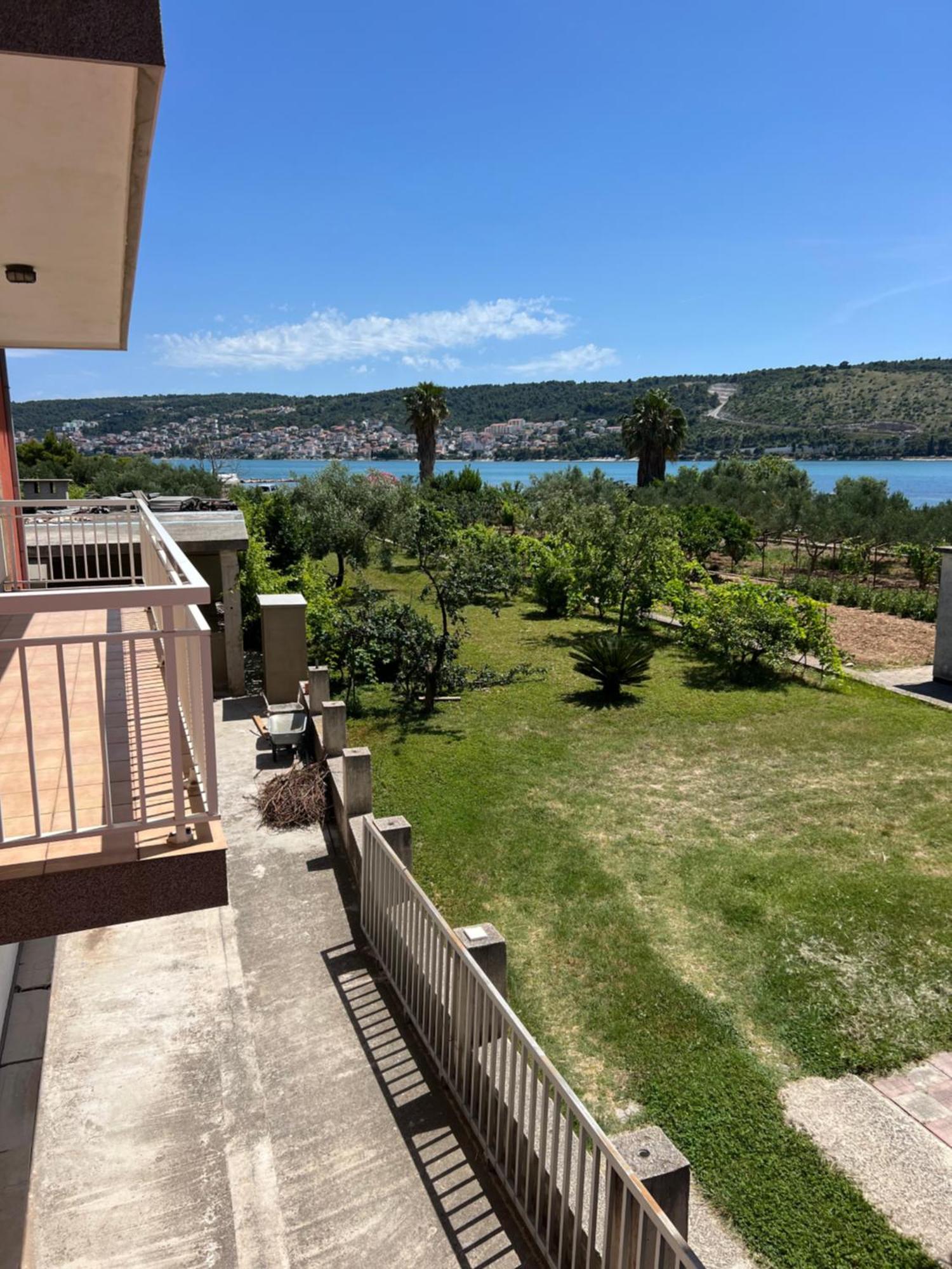 Apartments Zora Трогир Екстериор снимка
