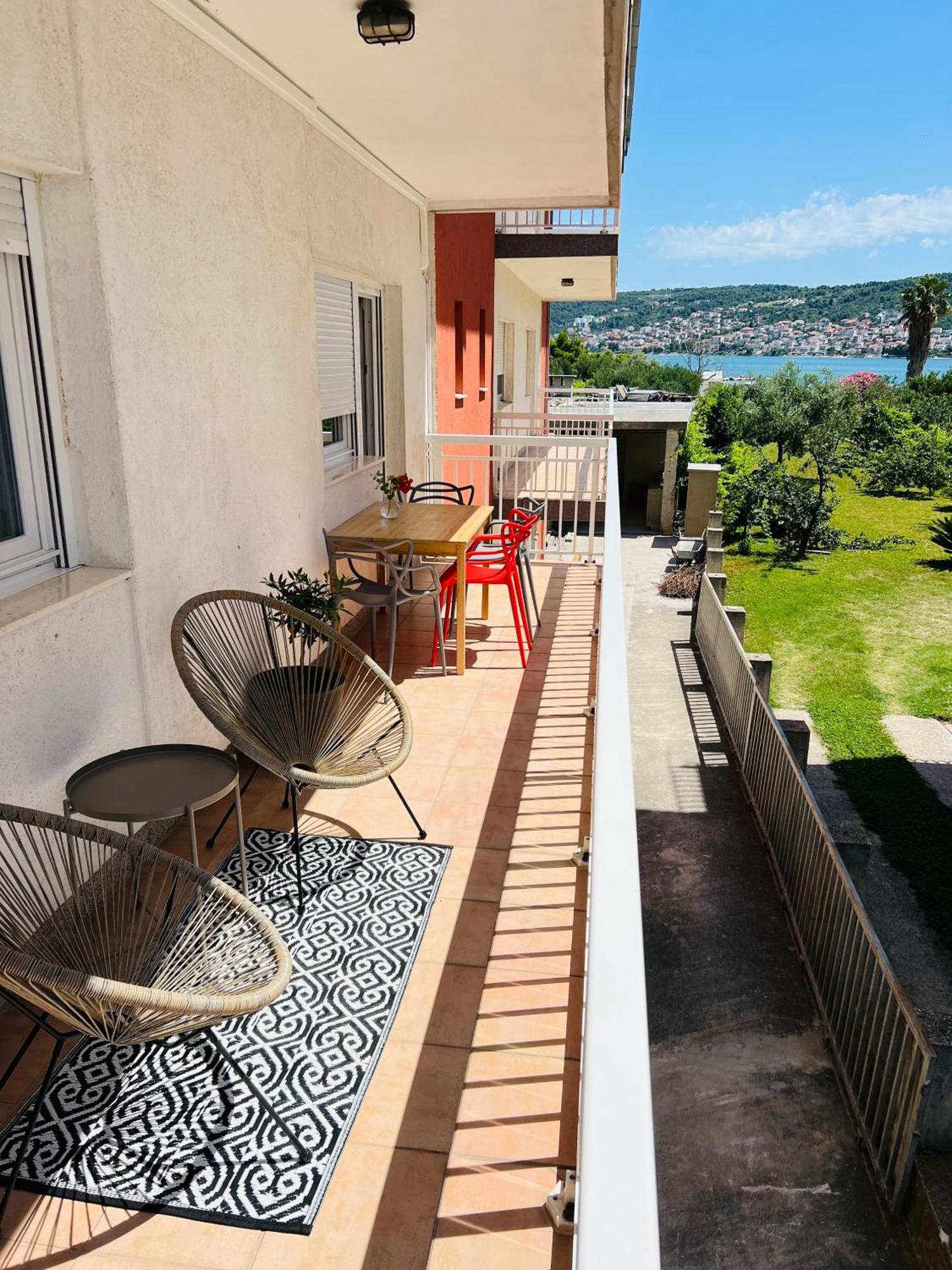 Apartments Zora Трогир Екстериор снимка
