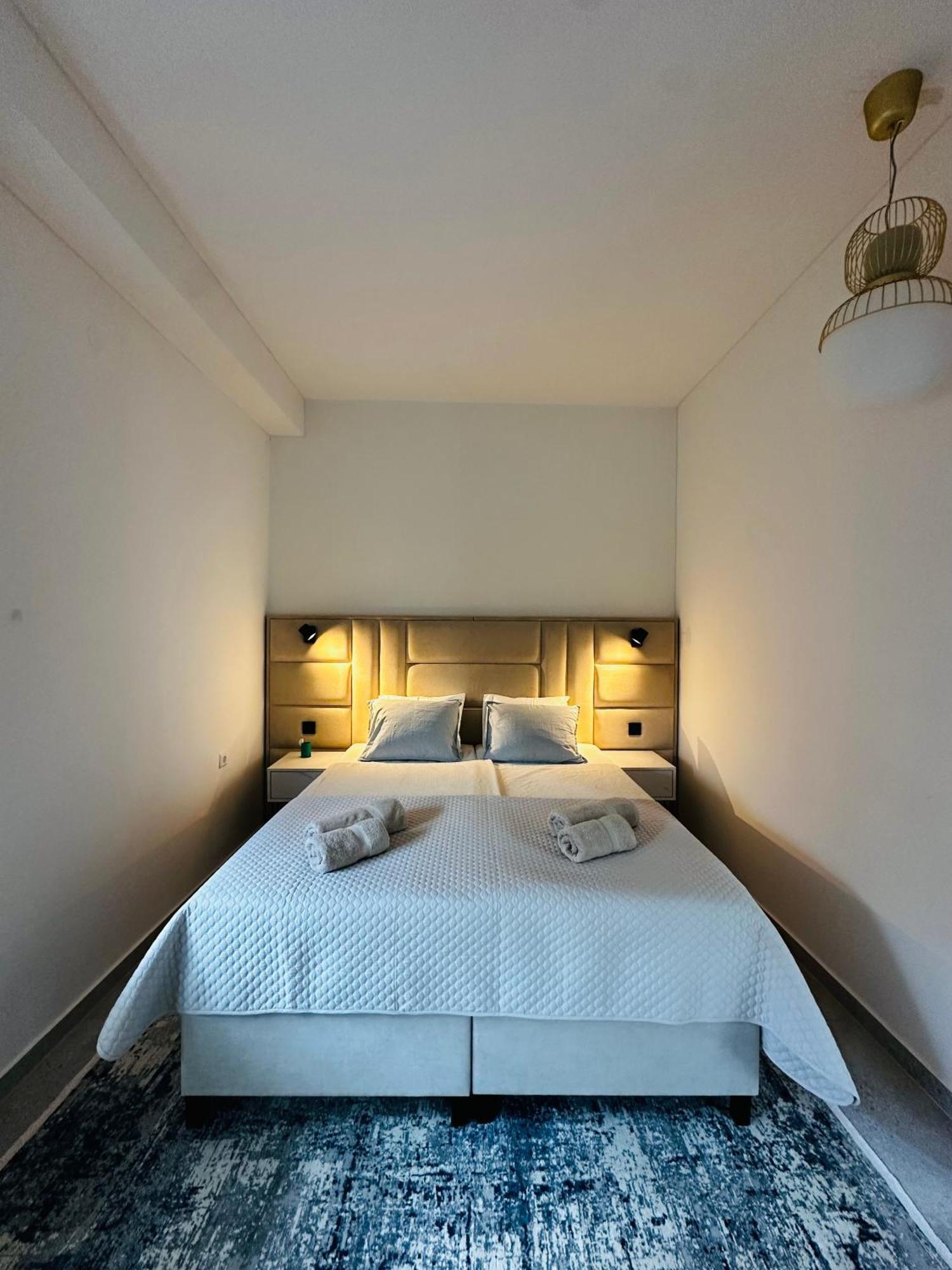 Apartments Zora Трогир Екстериор снимка